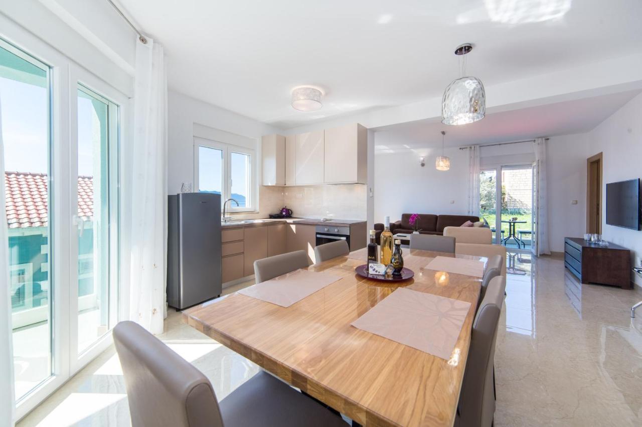 Apartments Zvonik Брист Екстер'єр фото