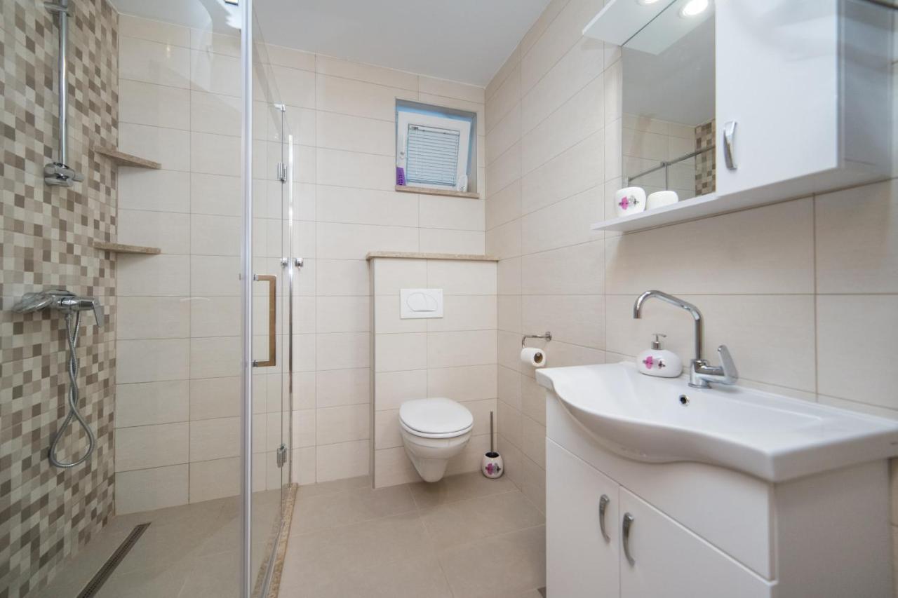 Apartments Zvonik Брист Екстер'єр фото
