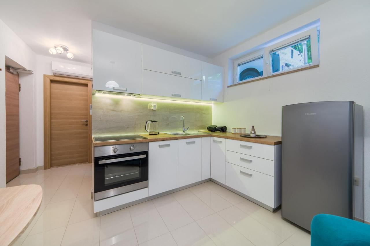 Apartments Zvonik Брист Екстер'єр фото