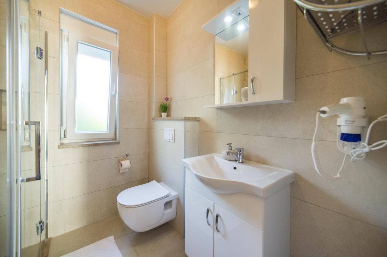 Apartments Zvonik Брист Екстер'єр фото