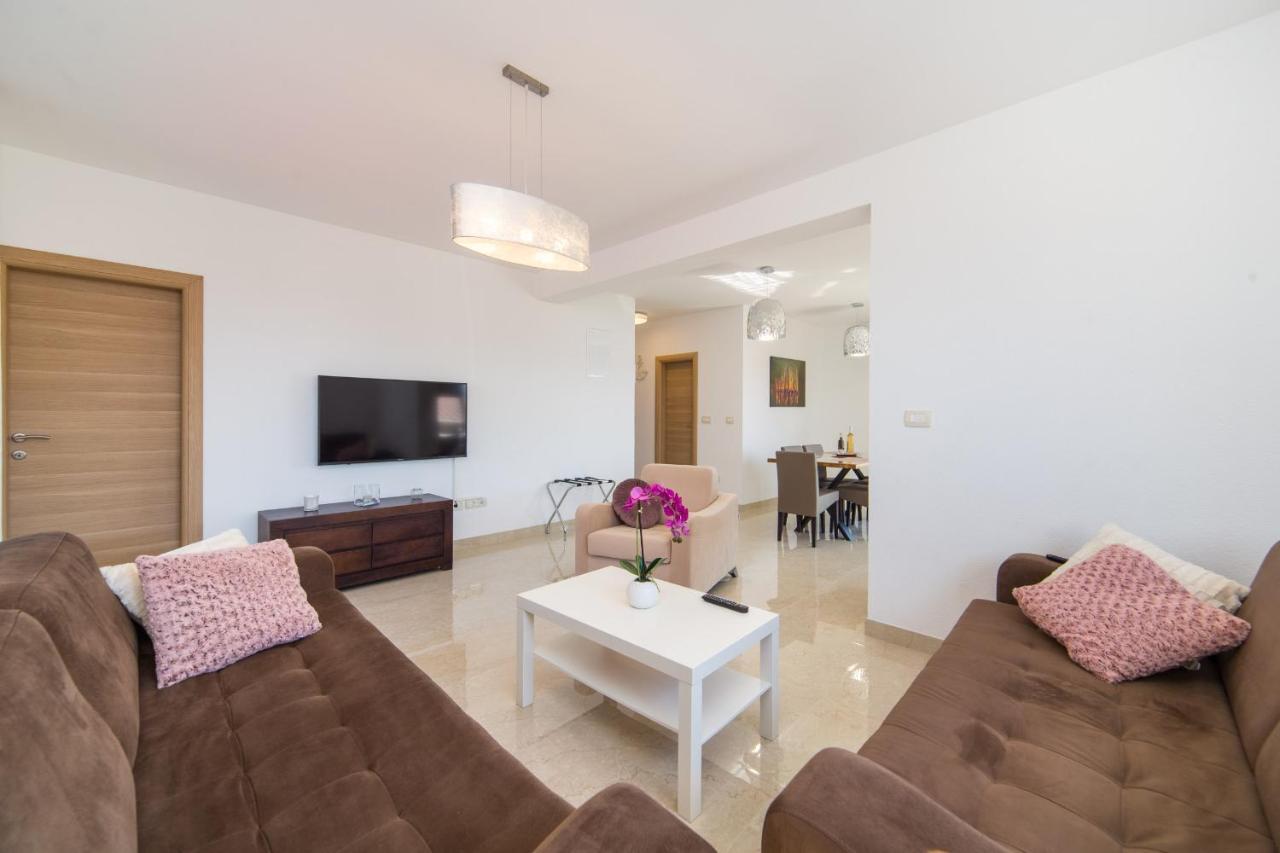 Apartments Zvonik Брист Екстер'єр фото