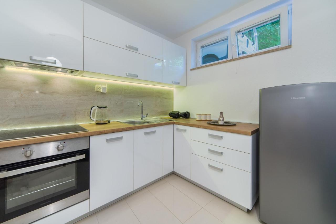 Apartments Zvonik Брист Екстер'єр фото