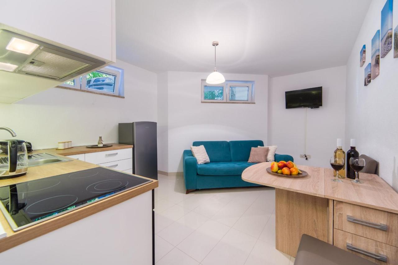Apartments Zvonik Брист Екстер'єр фото